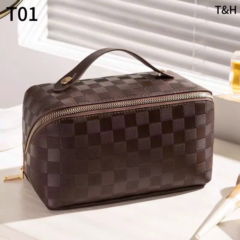 13.8 Túi đựng mỹ phẩm caro