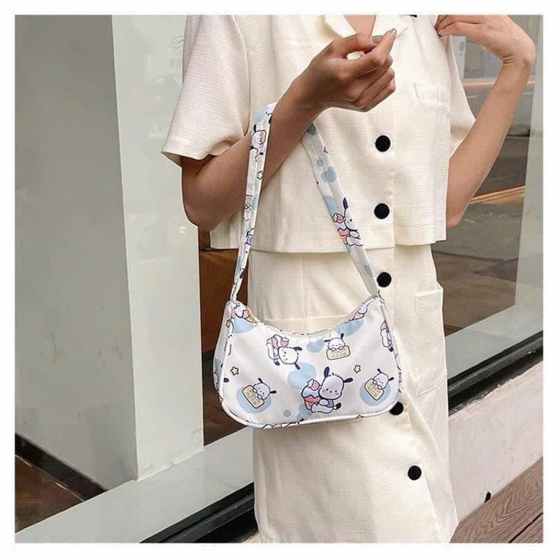 13.16. Túi đeo vai hoạt hình 22x12x7,5cm (không tính dây)