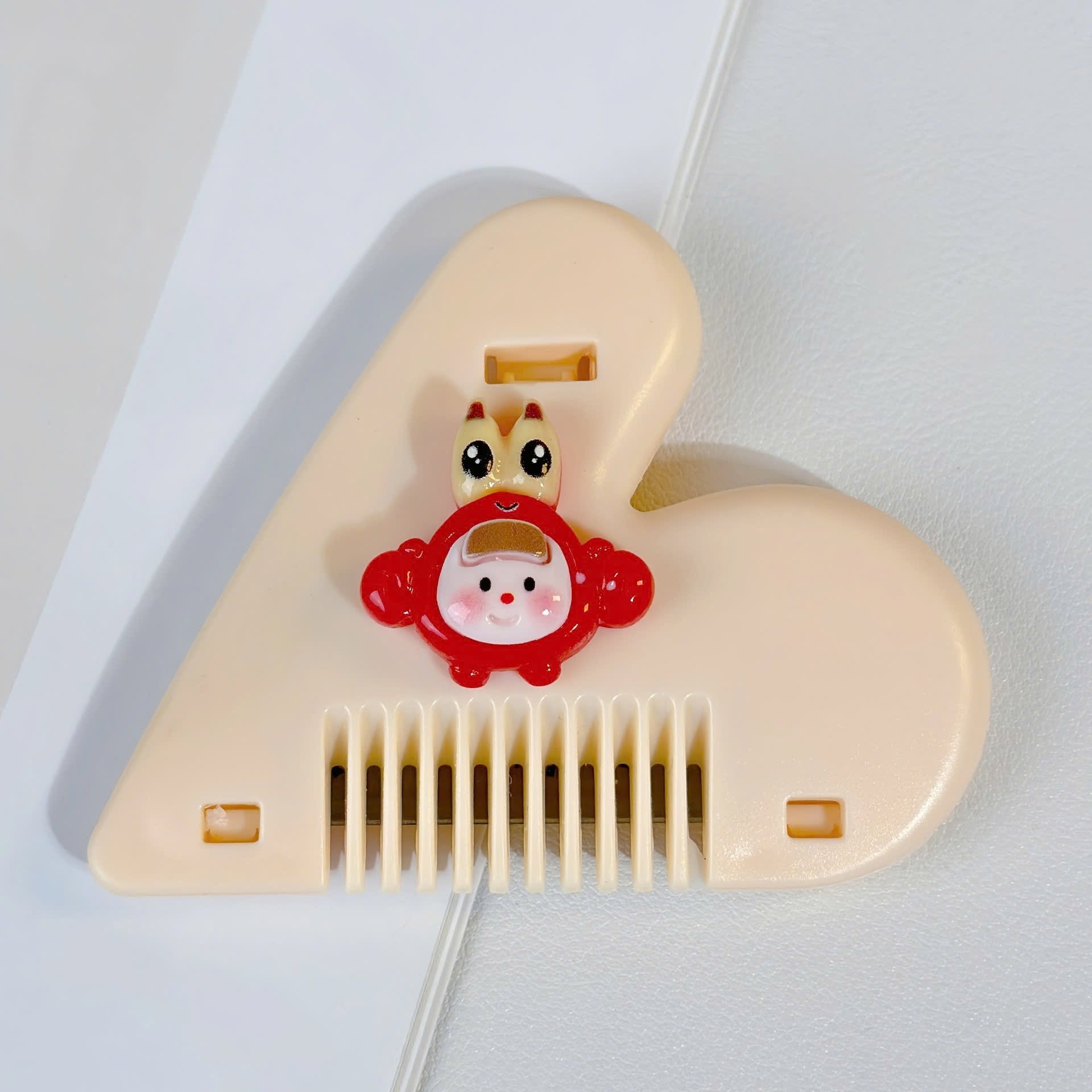 Lược Cắt Tỉa Tóc Chẻ Ngọn/Tóc Mái Hình Trái Tim gắn charm