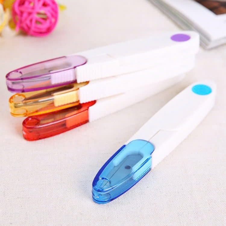 Kéo cắt chỉ thừa, cắt giấy có nắp