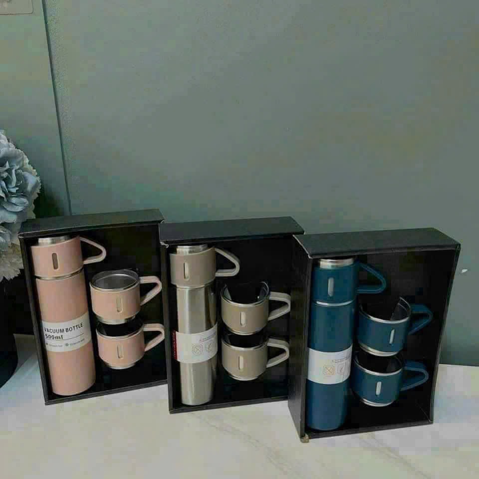 CT2. Bình giữ nhiệt 500ml (kèm 2 ly)