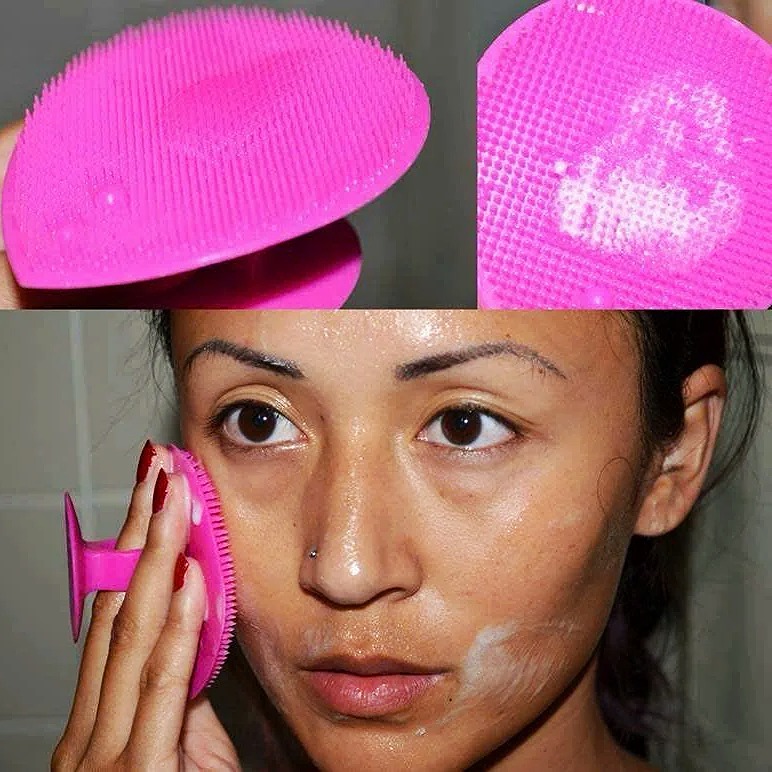 B8.9 Miếng massage rửa mặt Silicone Loven Nhật 9,9x7x1,7cm