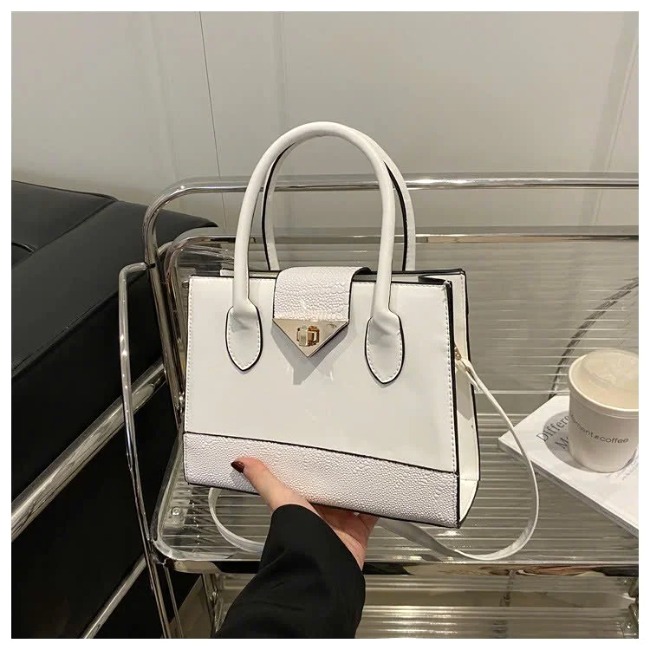 19.14 Túi đeo chéo vuông nhỏ thời trang đơn giản 23*18*8,5cm