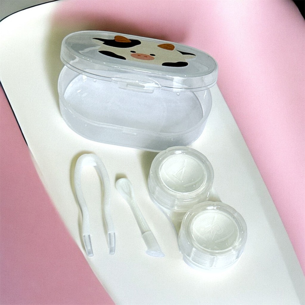 17.4 Hộp đựng lens trong suốt kèm dụng cụ họa tiết hoạt hình