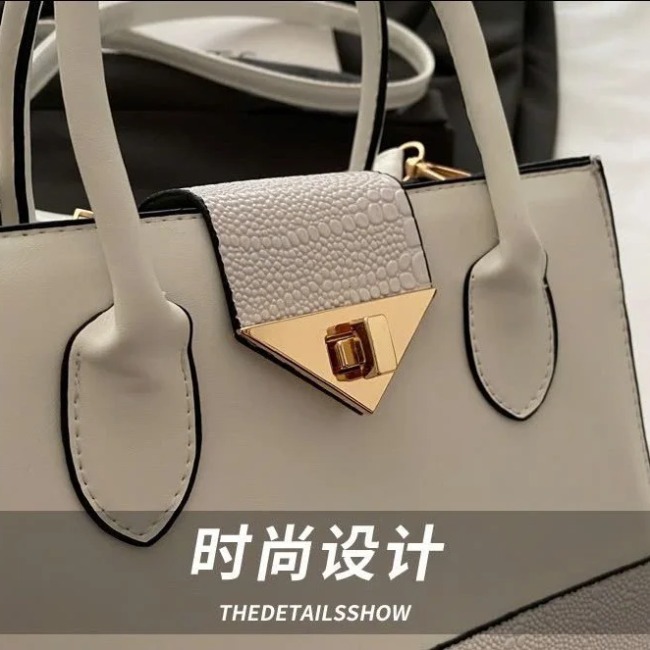 19.14 Túi đeo chéo vuông nhỏ thời trang đơn giản 23*18*8,5cm