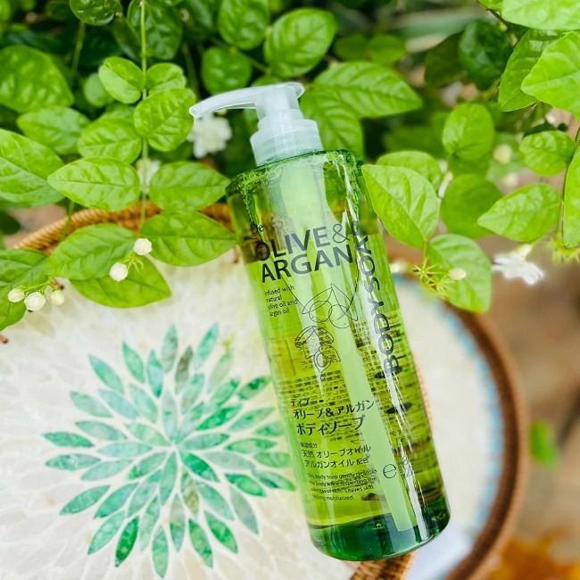 Sữa Tắm Kumano Deve Chiết Xuất Dầu Olive & Argan 800ml.