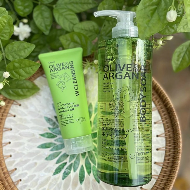 Sữa Tắm Kumano Deve Chiết Xuất Dầu Olive & Argan 800ml.