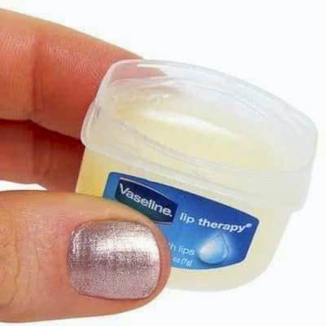 Sáp Dưỡng Môi Vaseline Lip Therapy Hồng Xinh  7g