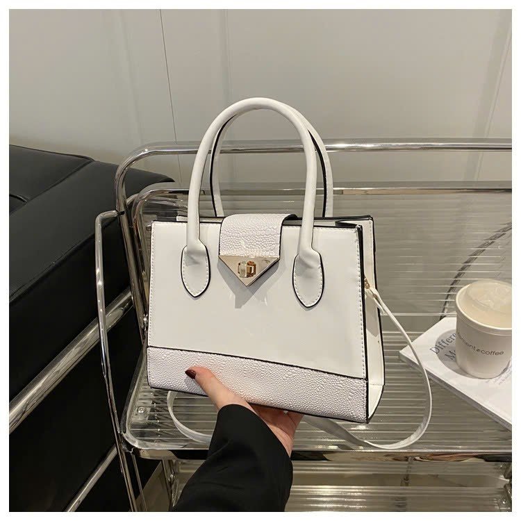 19.14 Túi đeo chéo vuông nhỏ thời trang đơn giản 23x18x8,5cm