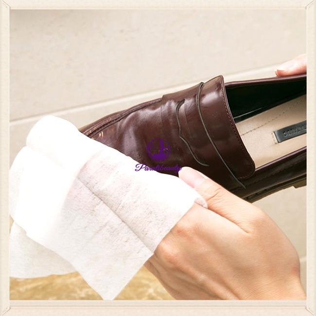 16.13 Bịch 40 Giấy Ướt Làm Sạch Giày Da, Túi Da Nhật Bản