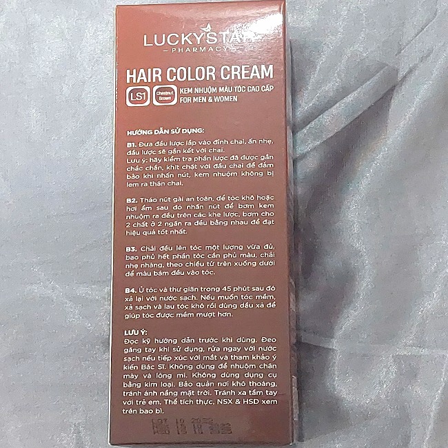 Dầu Gội Thảo Dược Cao Cấp Kèm Lược Màu Nâu Lucky Star 250ml