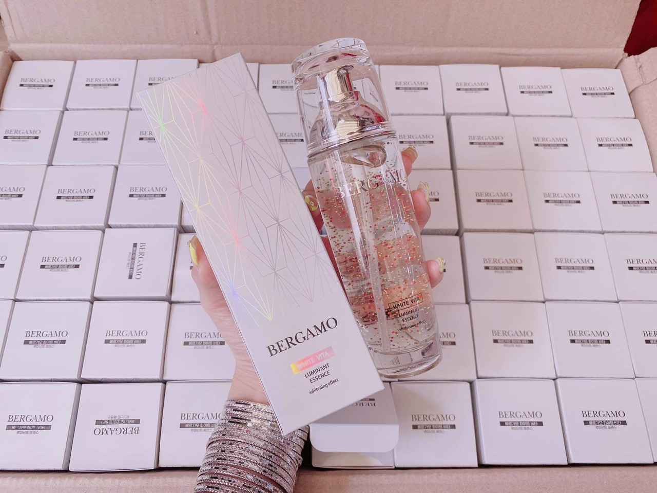 Serum Dưỡng Trắng Da Ban Đêm Bergamo White Vita Luminant Essence Hàn Quốc110ml