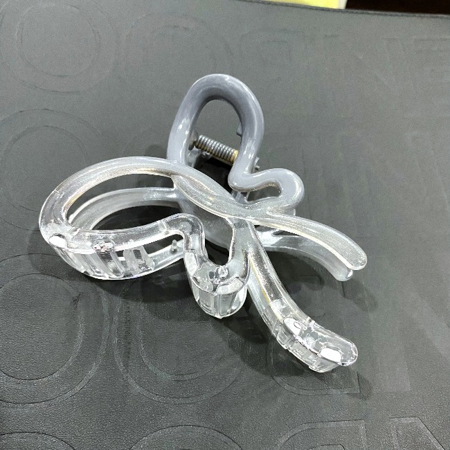 T5.Kẹp tóc nhựa màu hình bướm