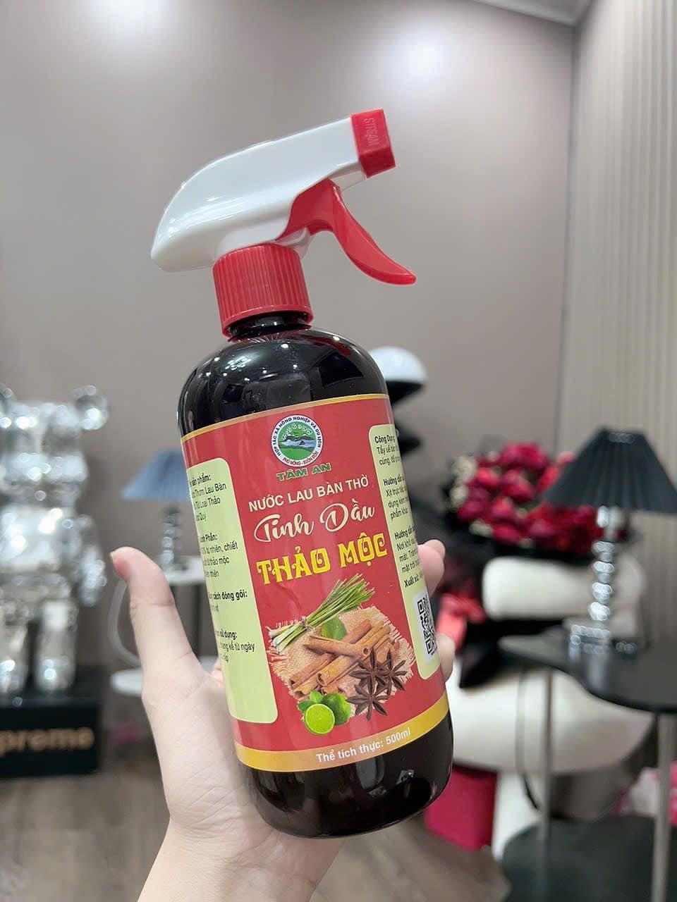 SKG5. Nước lau bàn thờ tinh dầu thao mộc Tâm An 500ml