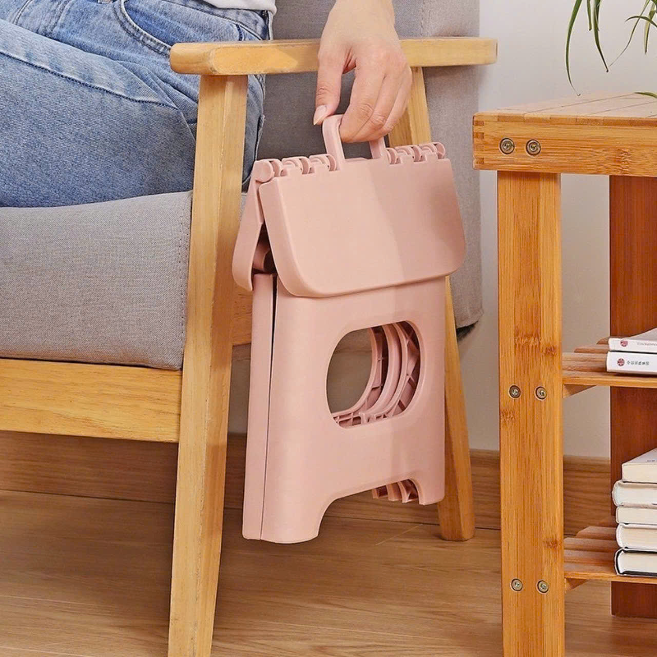 Ghế gấp mini có móc treo tiện lợi Hokori 17,5x 21x 16,5cm.