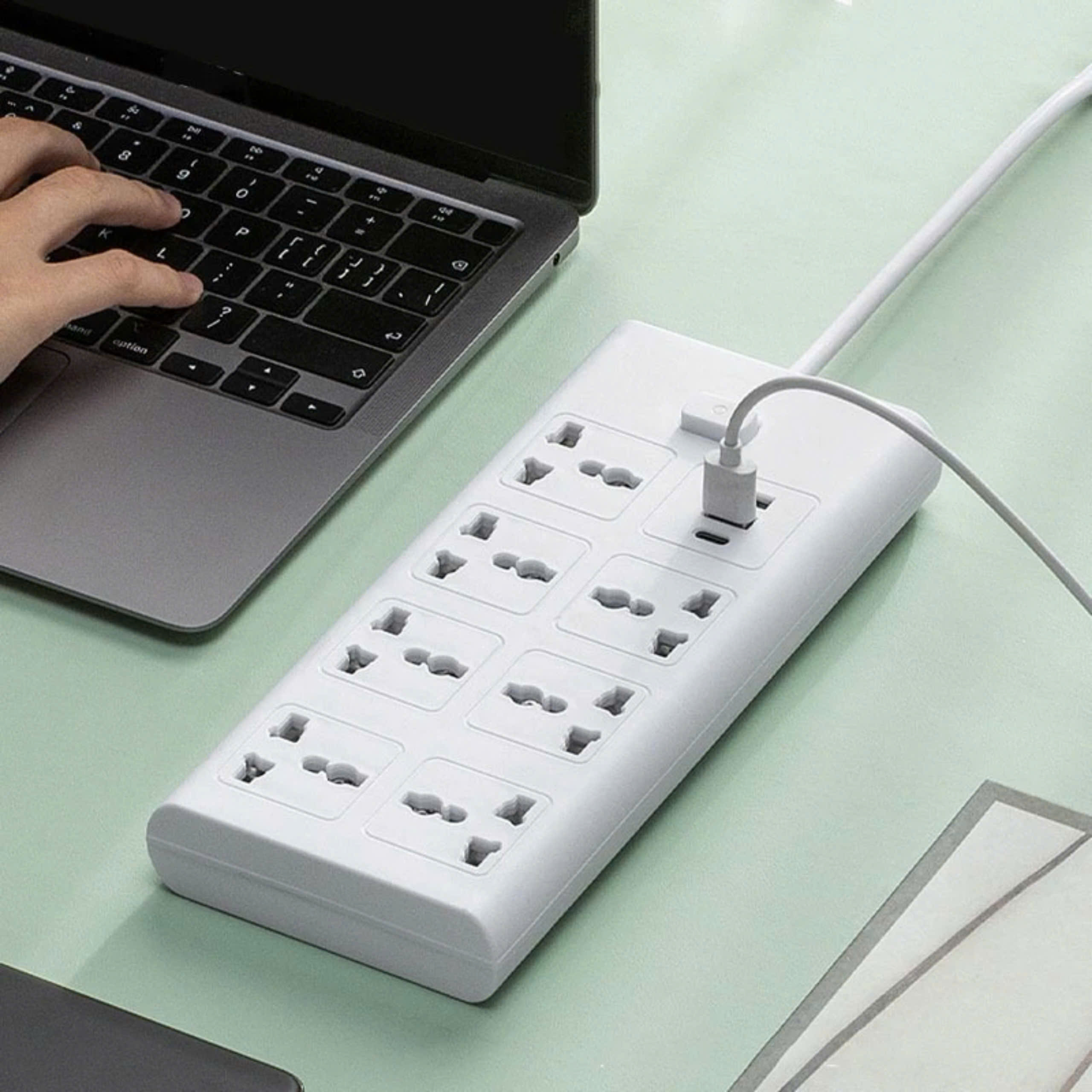 CT4. Ổ Cắm Điện Trắng 21 Lỗ 2 Cổng Usb 1Type C