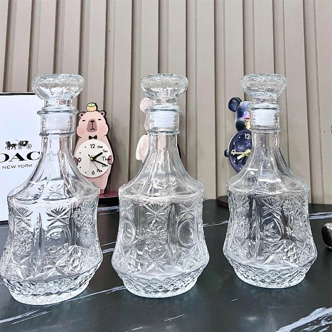 S1. Bình Rượu Thuỷ Tinh Hoa Văn Chéo Nắp Tròn 24x11(8)cm
