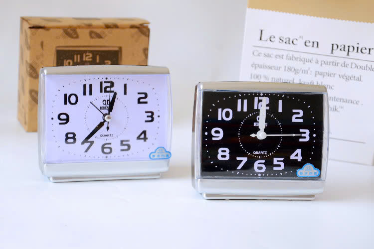 S4. Đồng hồ báo thức