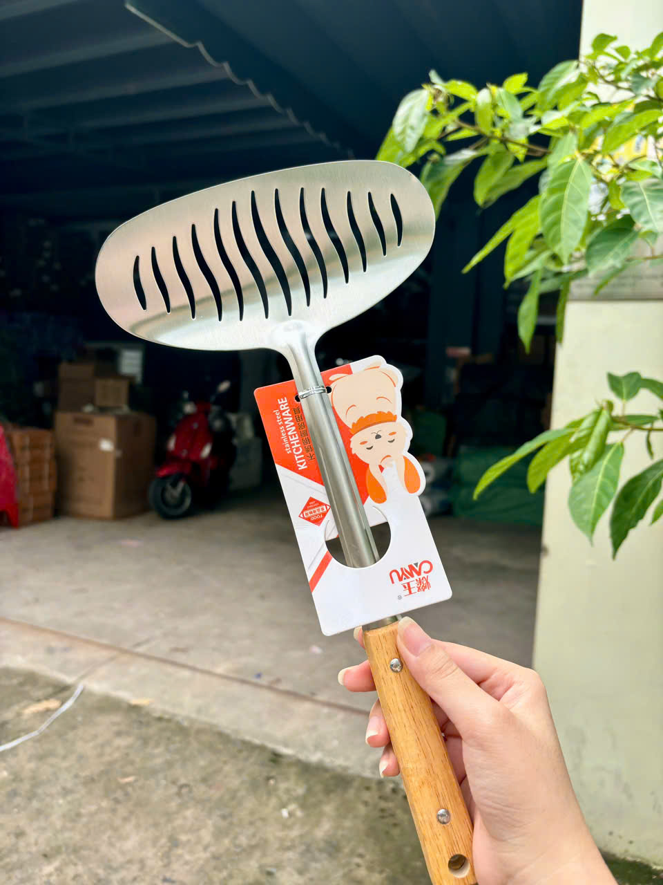 Sạn lật đồ ăn dài 36cm (phần rãnh lật cá: 19x9cm)