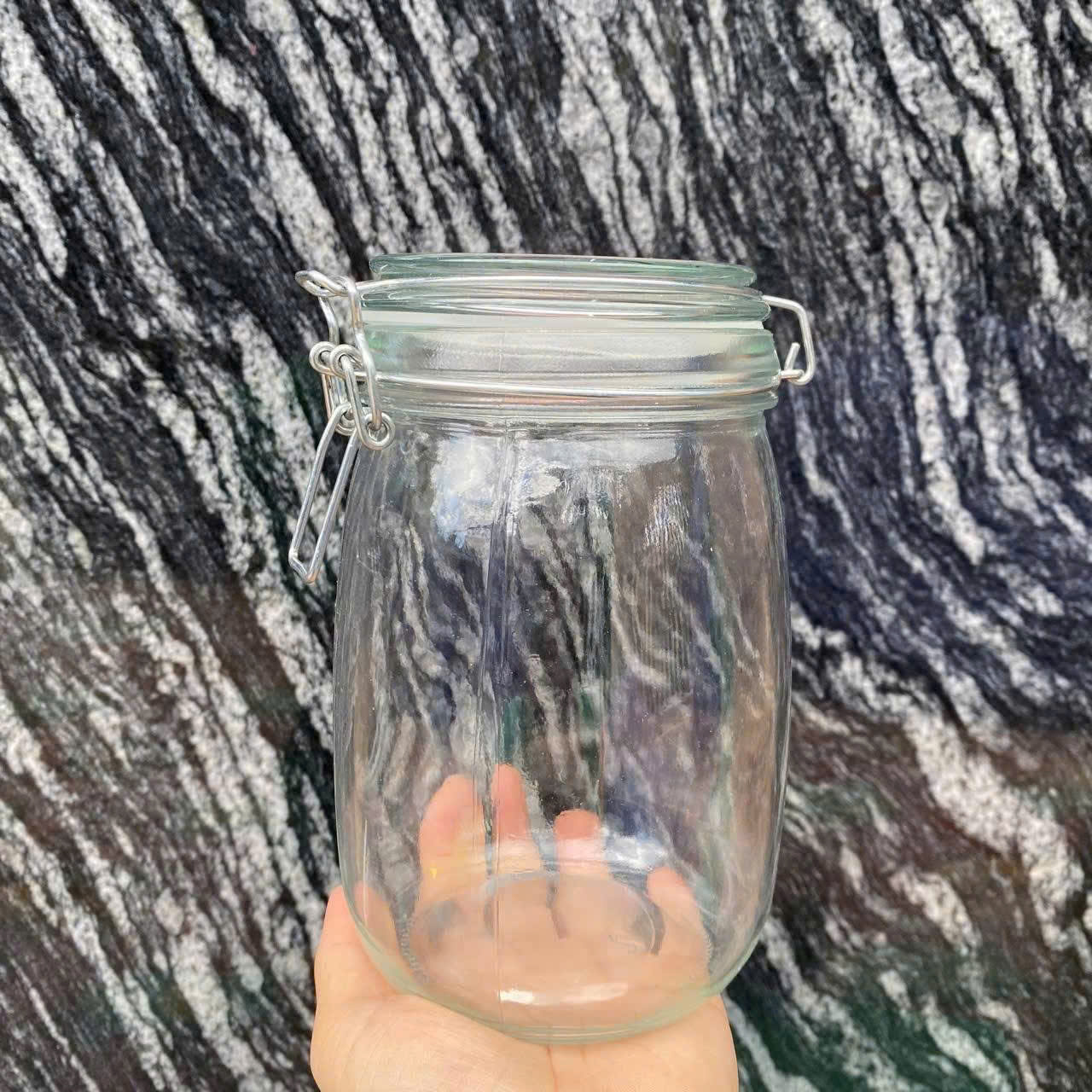 Hũ thuỷ tinh tròn nắp cài 1000ml