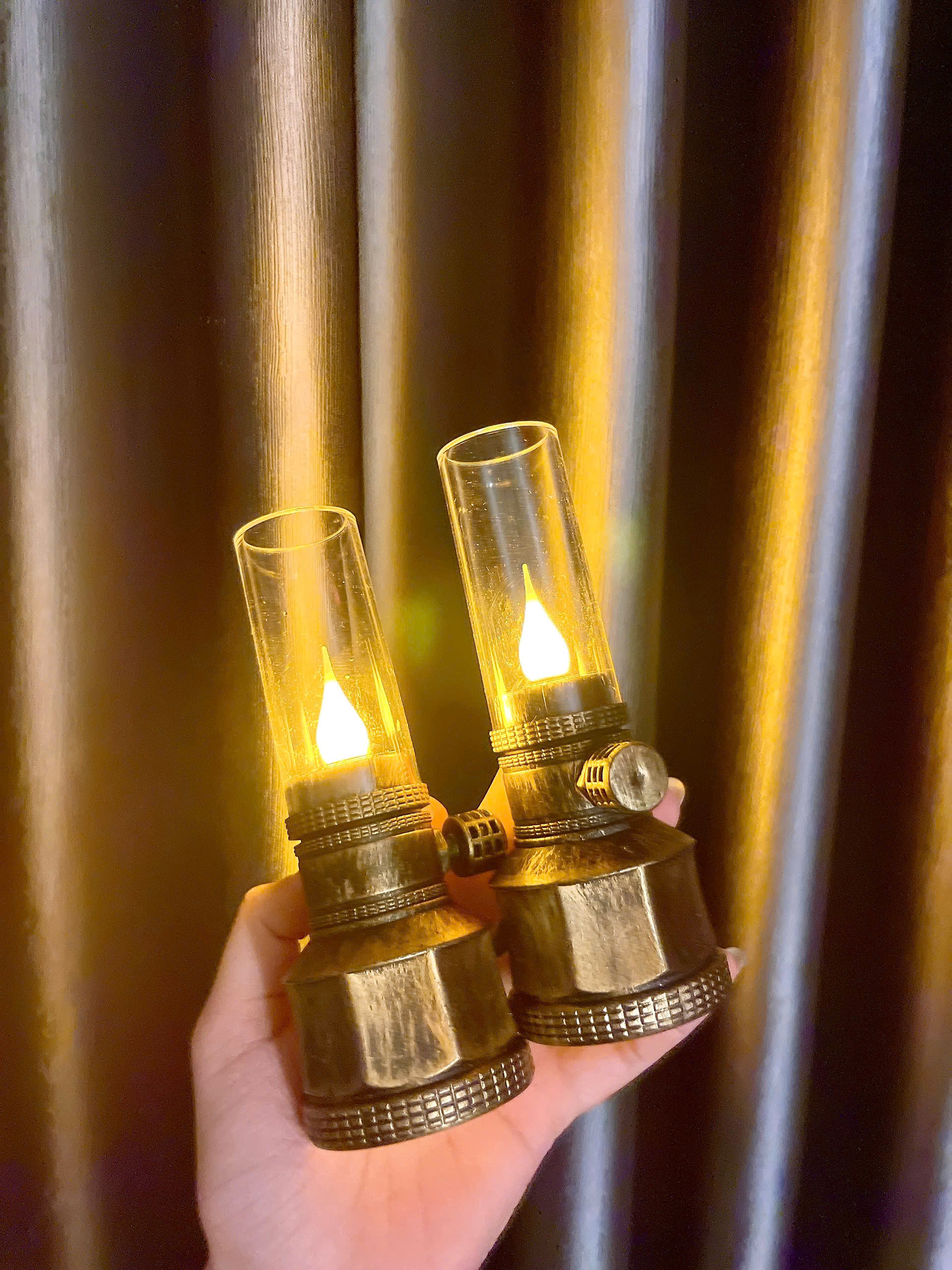 S2. Đèn Dầu Chạy Pin (3 Pin Nút)