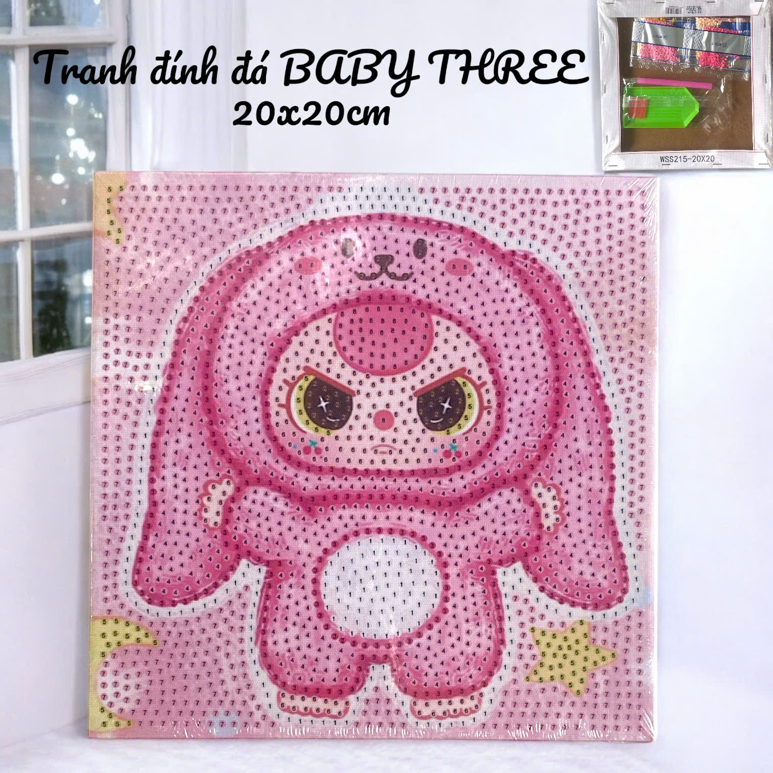 Tranh đính đ.á..BABY THREE khung gỗ, size 20x20cm kèm màu