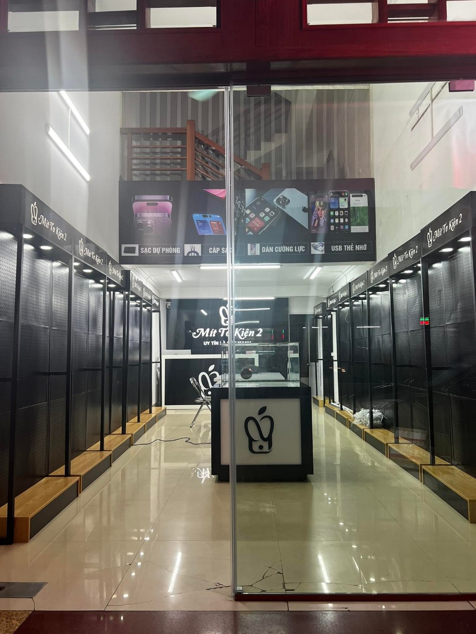 Kệ treo phụ kiện mẫu phổ thông