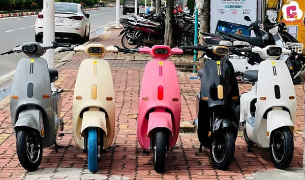 Địa chỉ mua xe đạp điện màu đen chính hãng, nhiều ưu đãi hấp dẫn