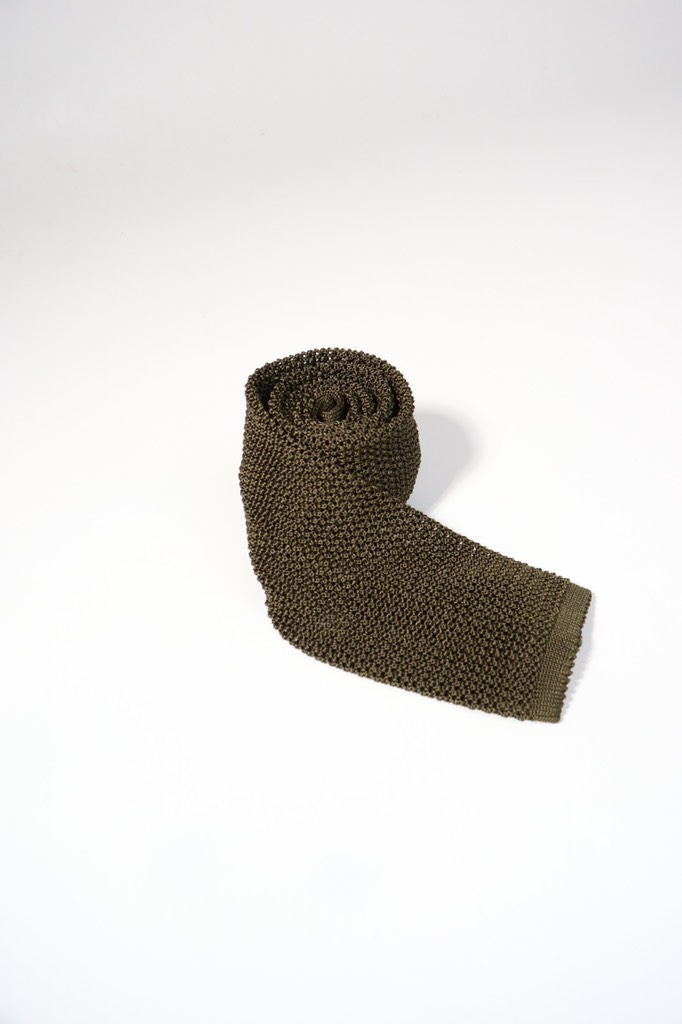 Knit tie in Olive Green