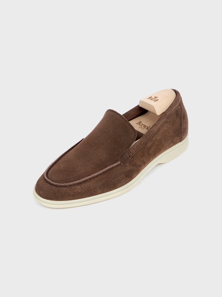 H282 Mustang Suede Slip-on