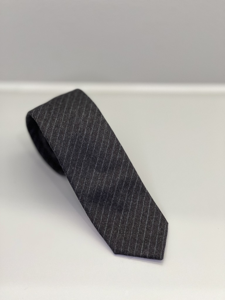 Cà vạt len xám kẻ