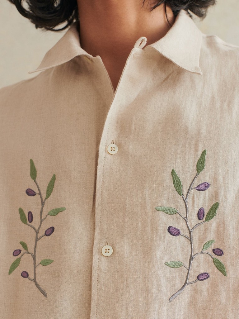 Embroidered Camp Collar Short Sleeves Shirt In Undyed Flax Olive Branch