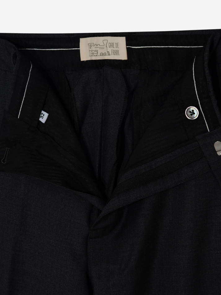 Dark grey trousers 02XD