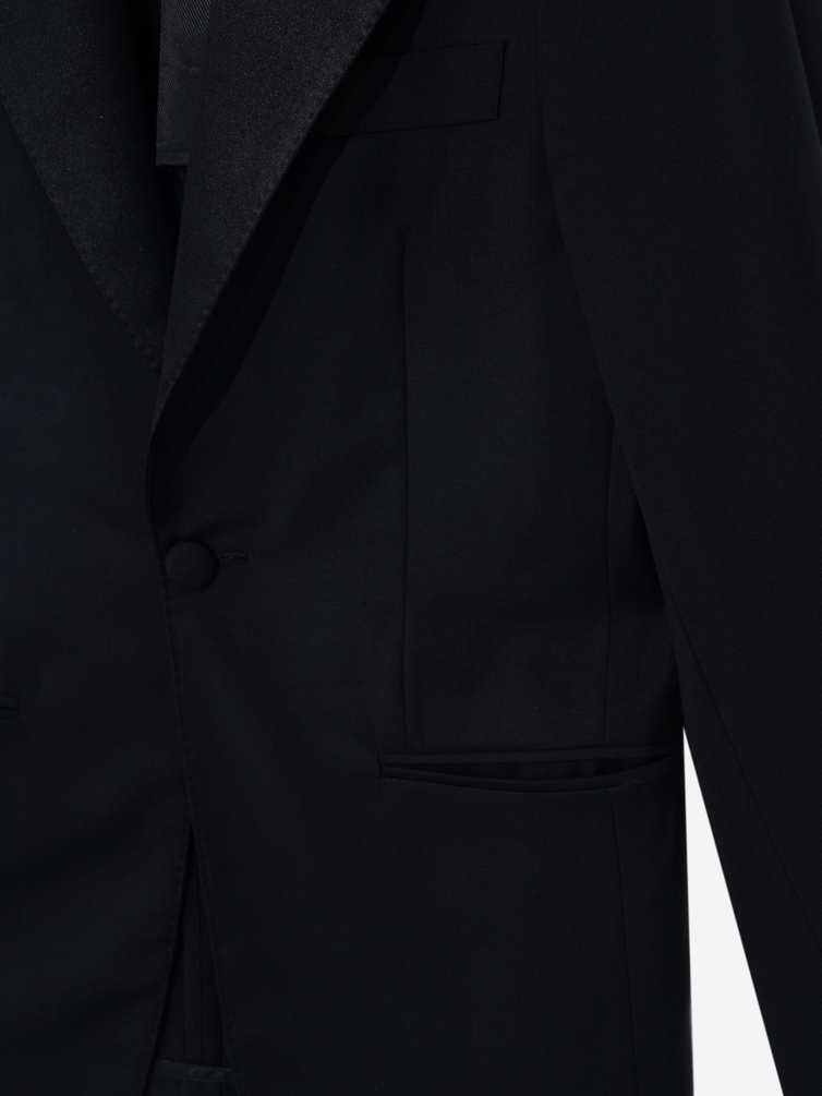 Black Tuxedo 01D