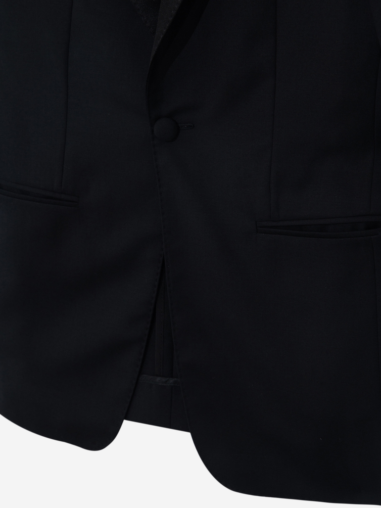 Black Tuxedo 01D