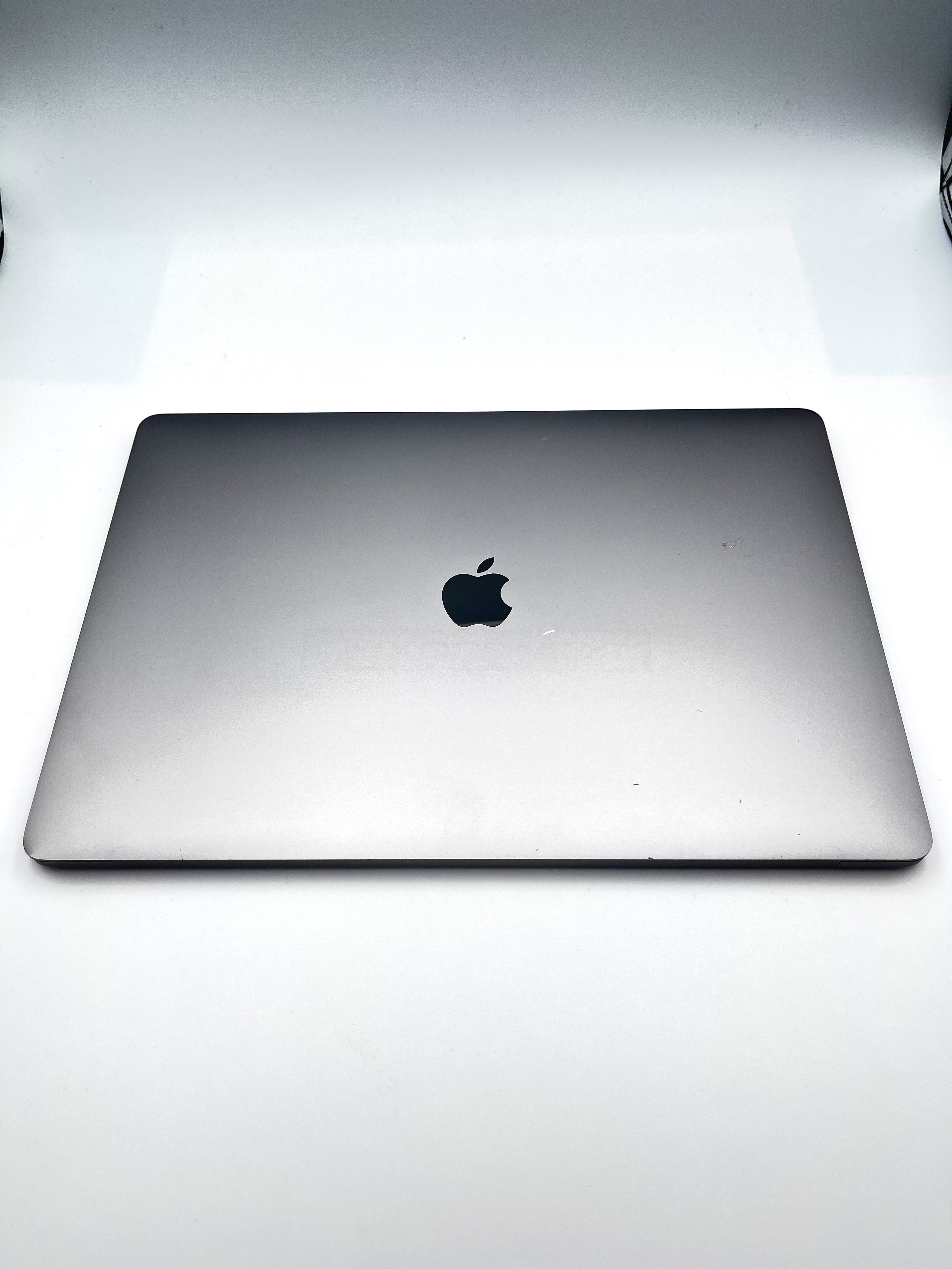 MacBook Pro 2017 15 inch i7 16GB 512GB Gray