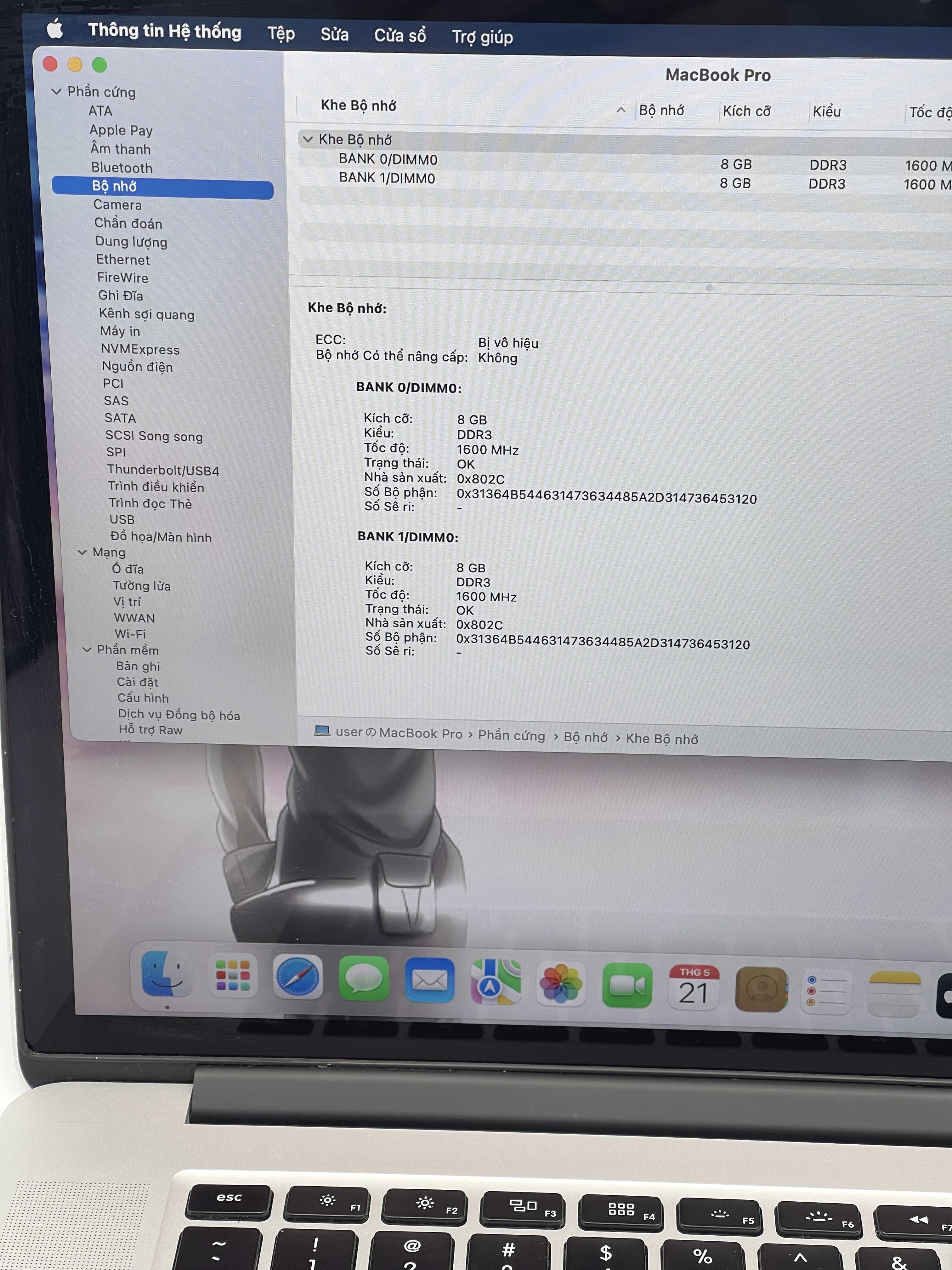 MacBook Pro 2015 15.4 inch i7 16GB 512GB Silver