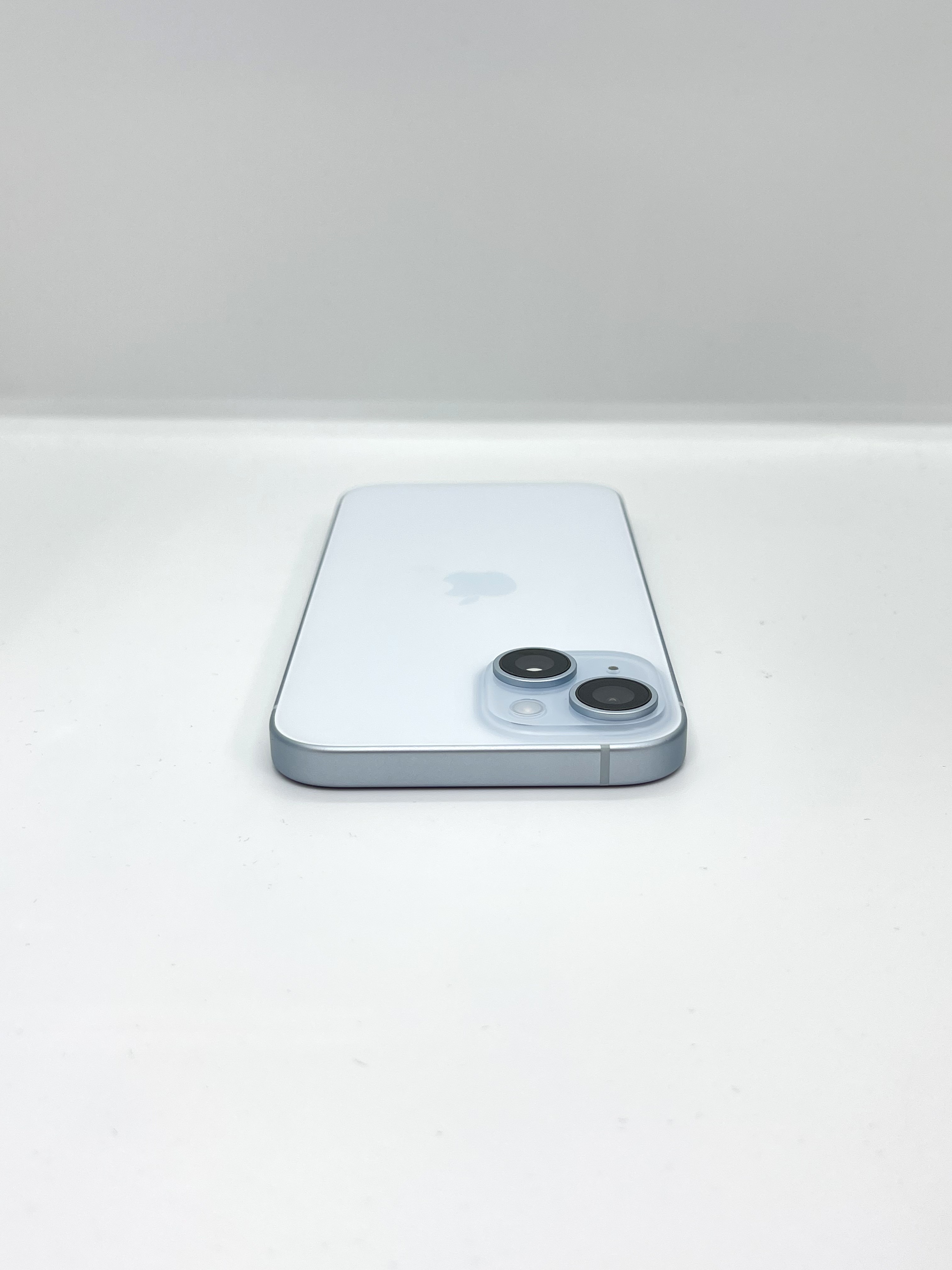 iPhone 15 128GB Blue