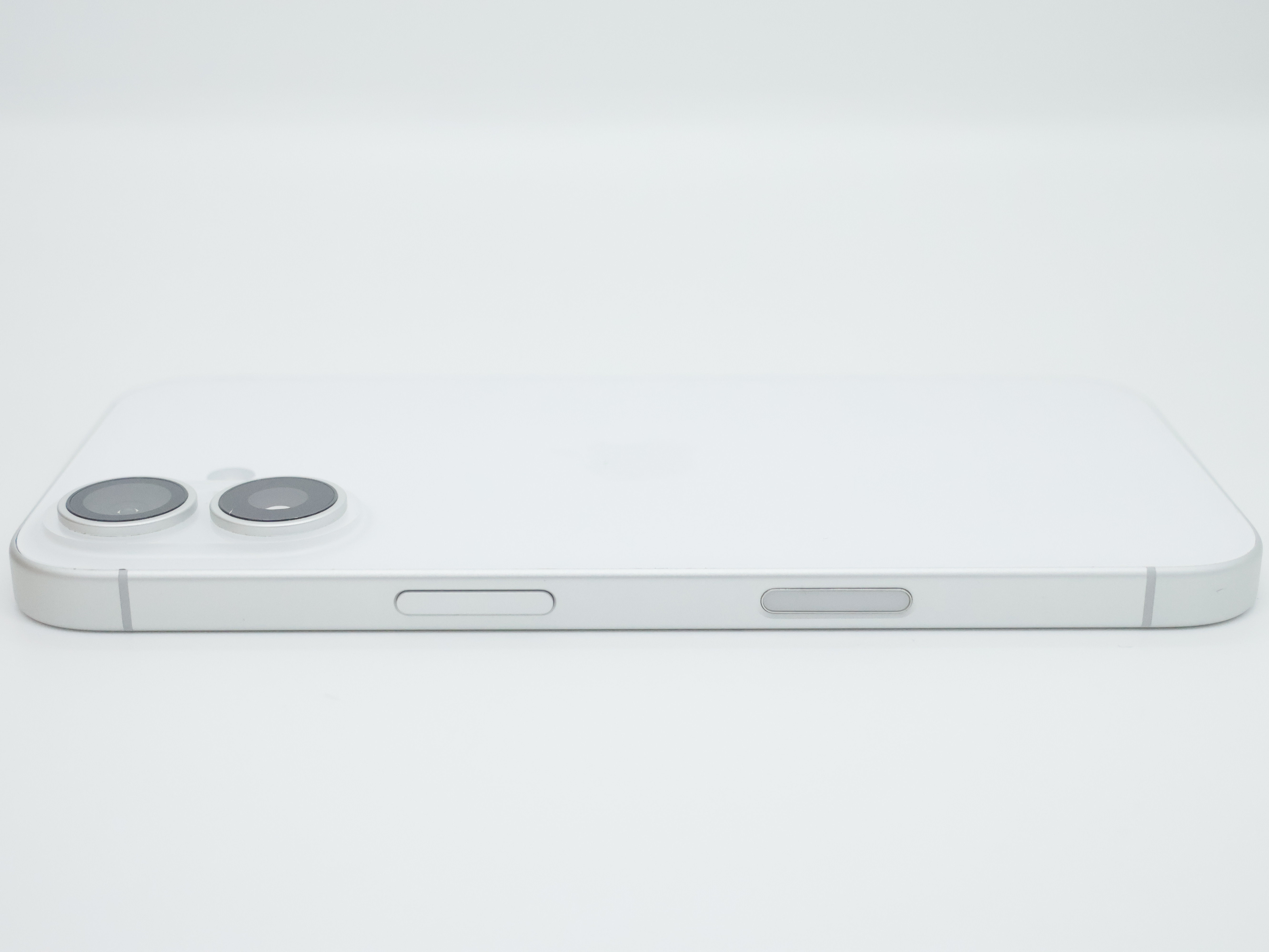 iPhone 16 128GB White