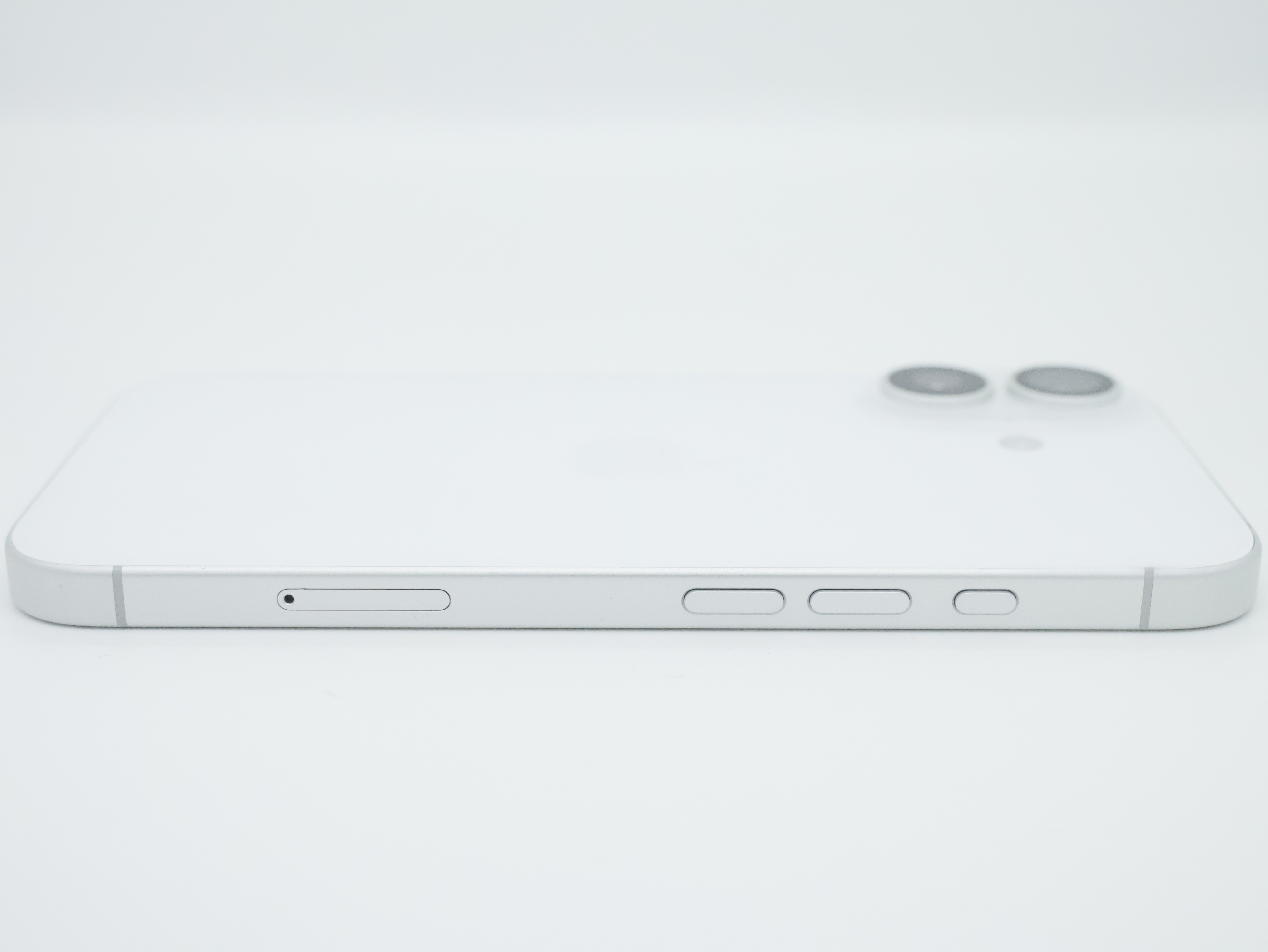 iPhone 16 128GB White