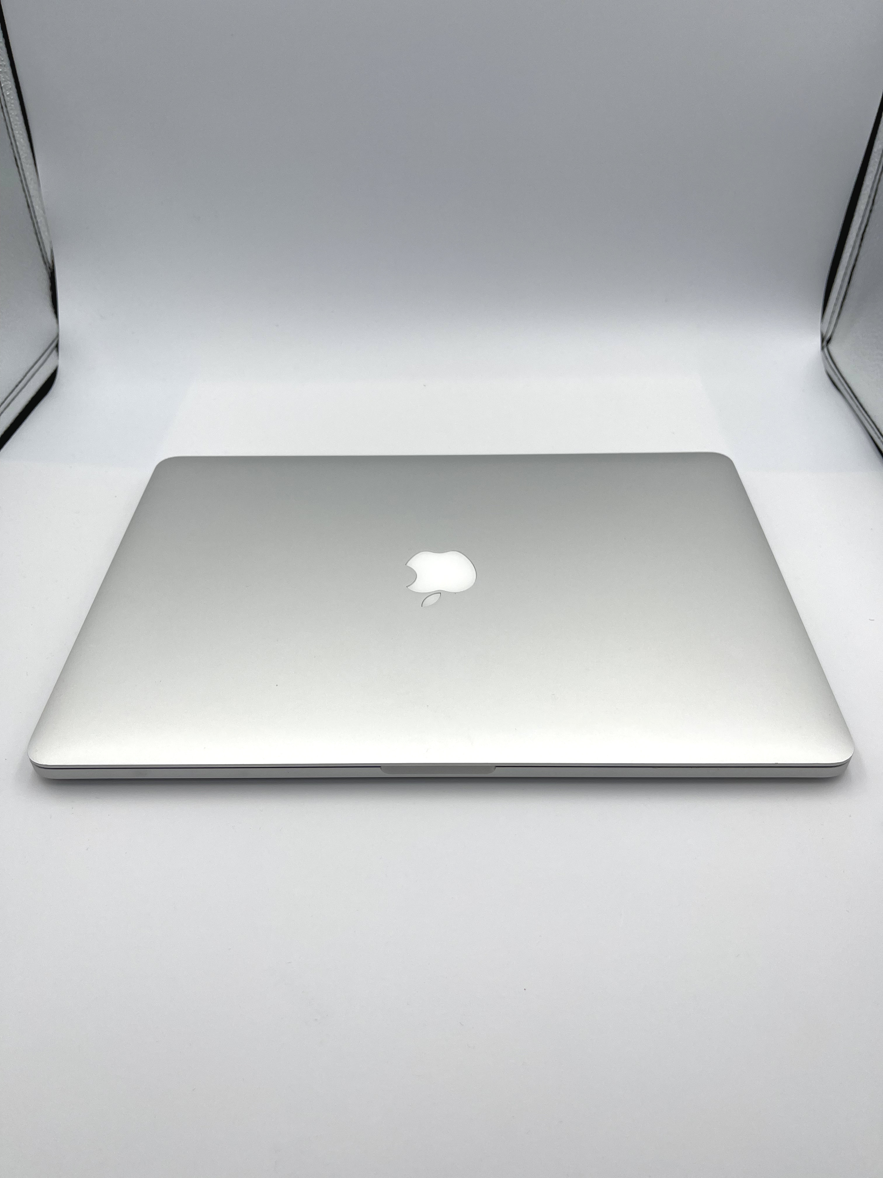 MacBook Pro 2015 15.4 inch i7 16GB 512GB Silver