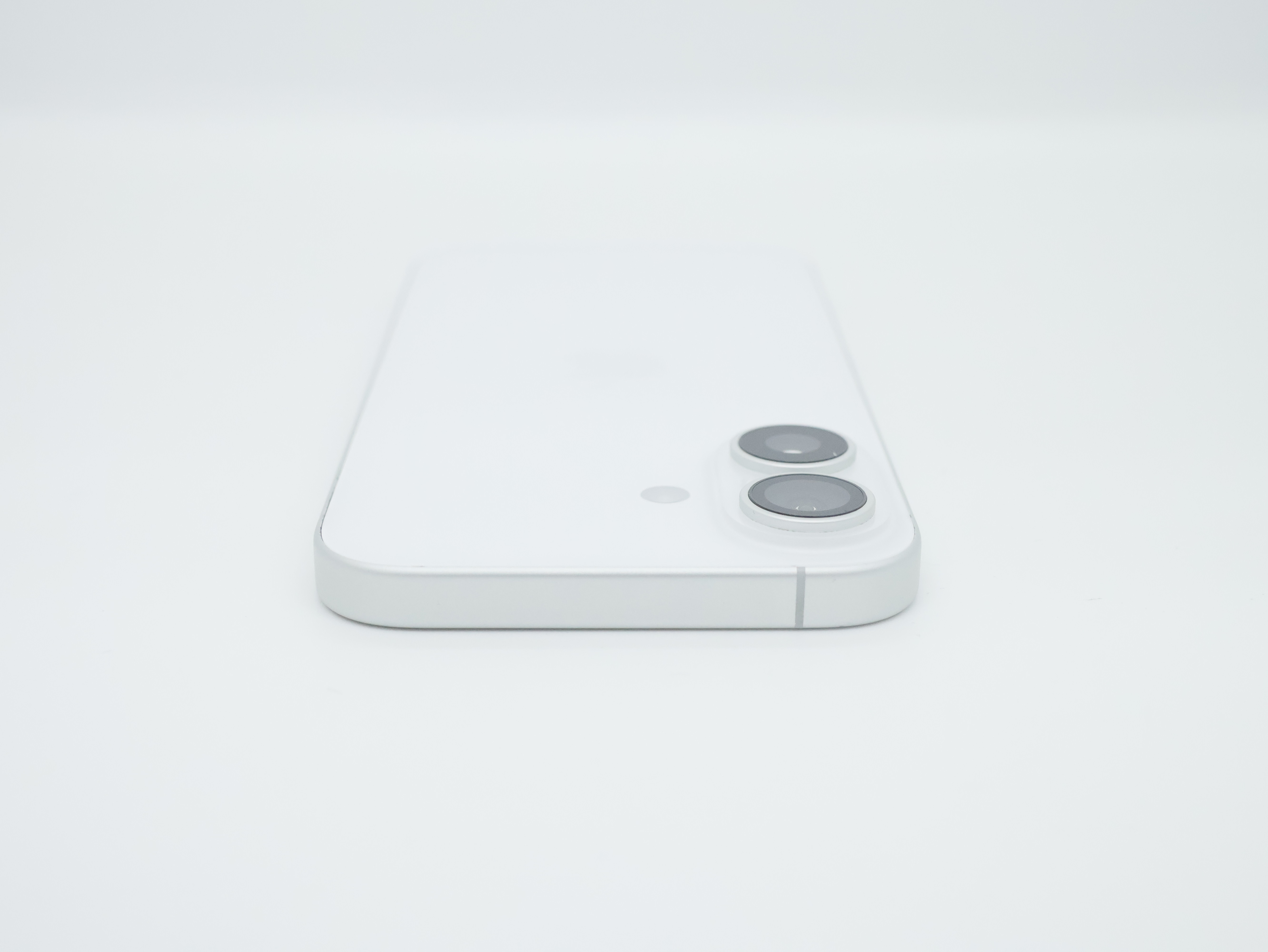 iPhone 16 128GB White