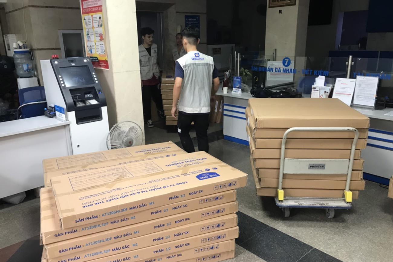 DSG Group vận chuyển thùng hàng nguyên kiện đến Eximbank