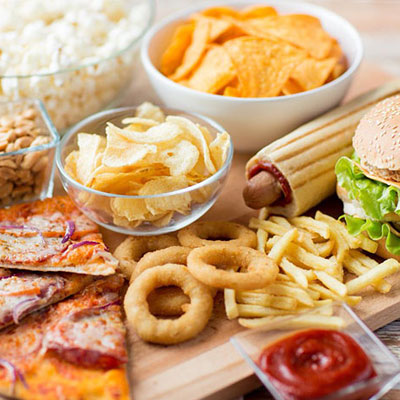 Những thực phẩm nào không nên ăn hoặc dùng quá nhiều?