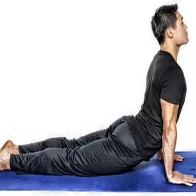 Tư thế rắn hổ mang