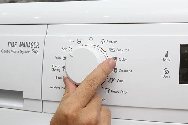 Cách khắc phục cửa máy giặt không mở được khi đang giặt