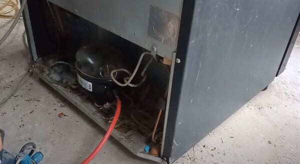 Tủ lạnh Hitachi không làm đá rơi có thể do Motor làm đá bị hỏng