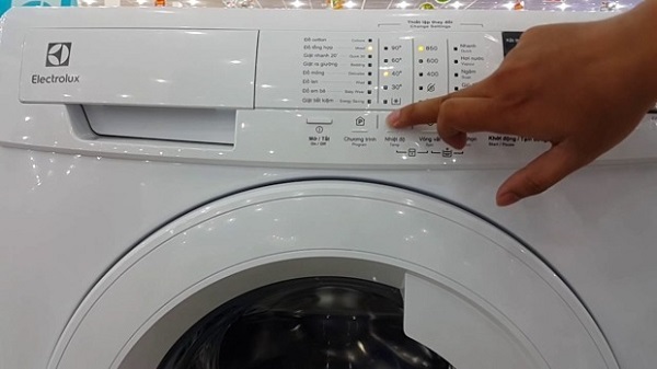Các bước reset máy giặt Electrolux đơn giản