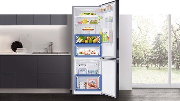 Mẫu tủ lạnh Samsung RB30N4170S8/SV có kích thước khá lớn