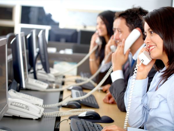 Liên hệ tổng đài Samsung là cách nhanh nhất để kiểm tra thông tin bảo hành